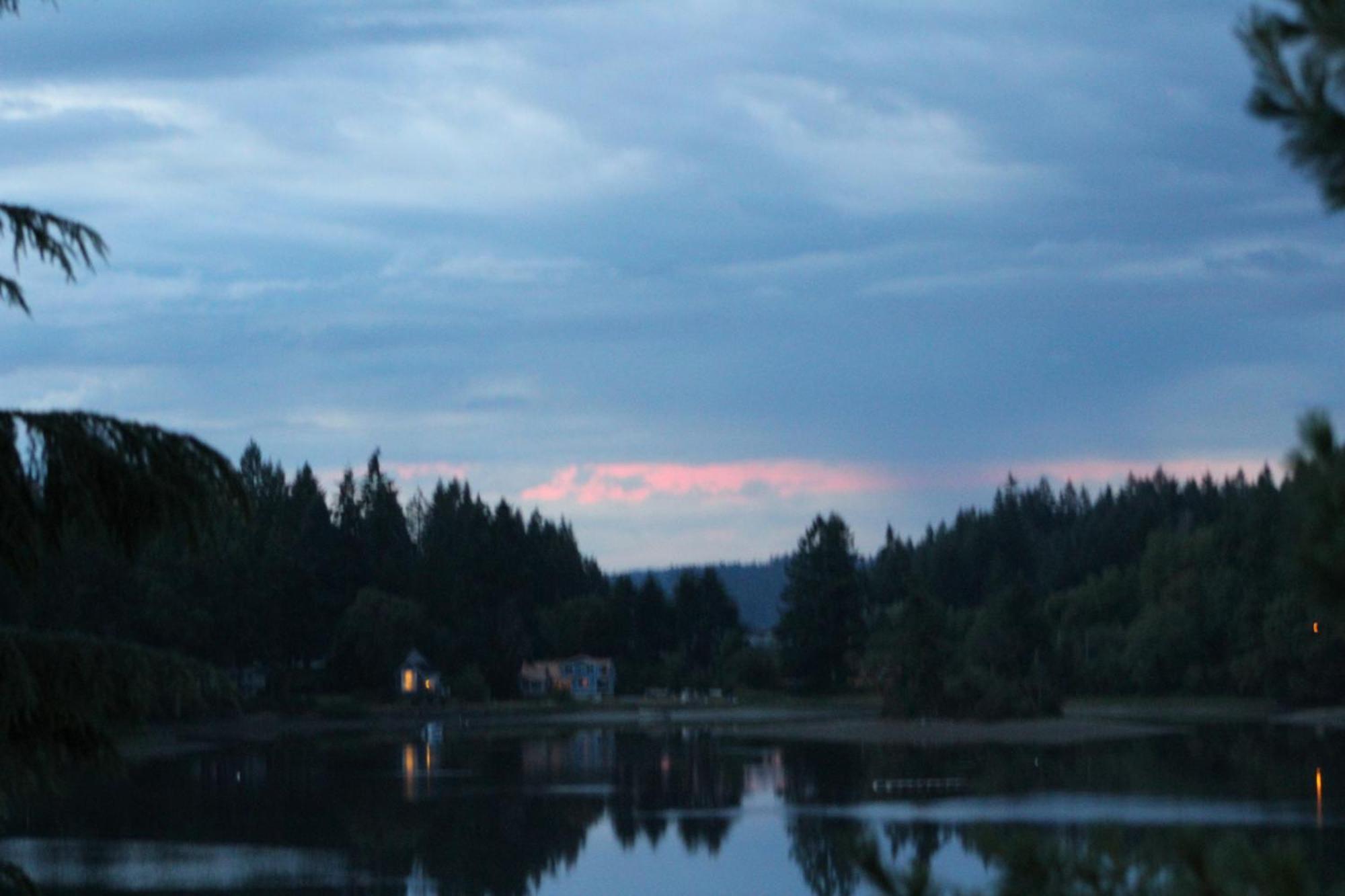 Oyster Bay Inn & Suites Bremerton Rum bild