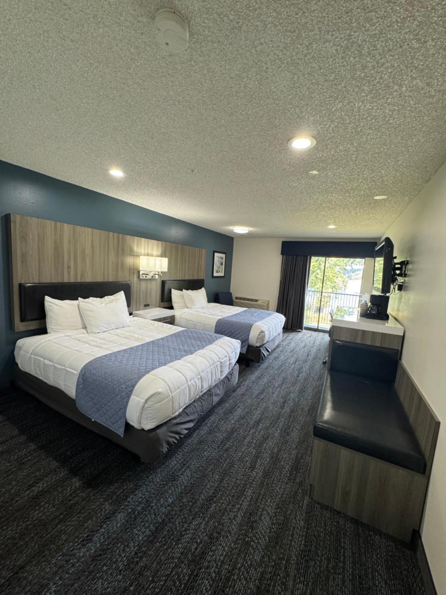 Oyster Bay Inn & Suites Bremerton Exteriör bild